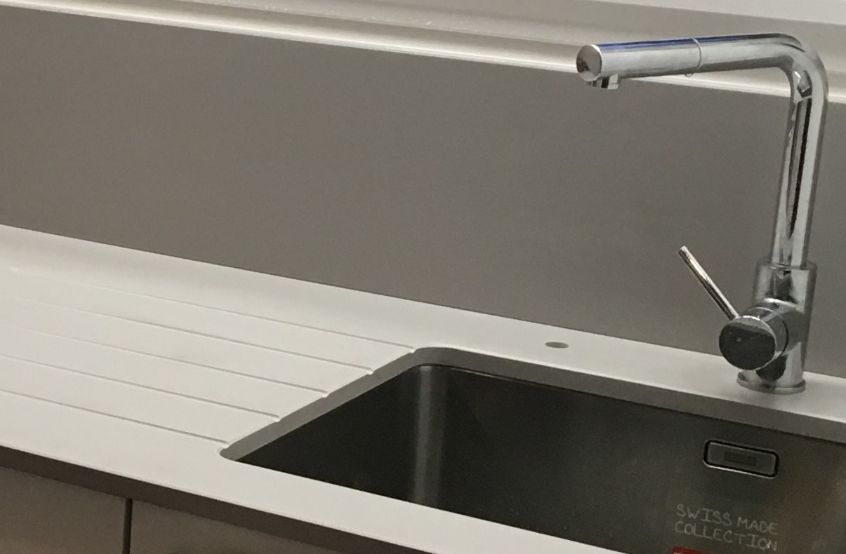 Poser des plans de travail en quartz gris dans sa cuisine à Pessac