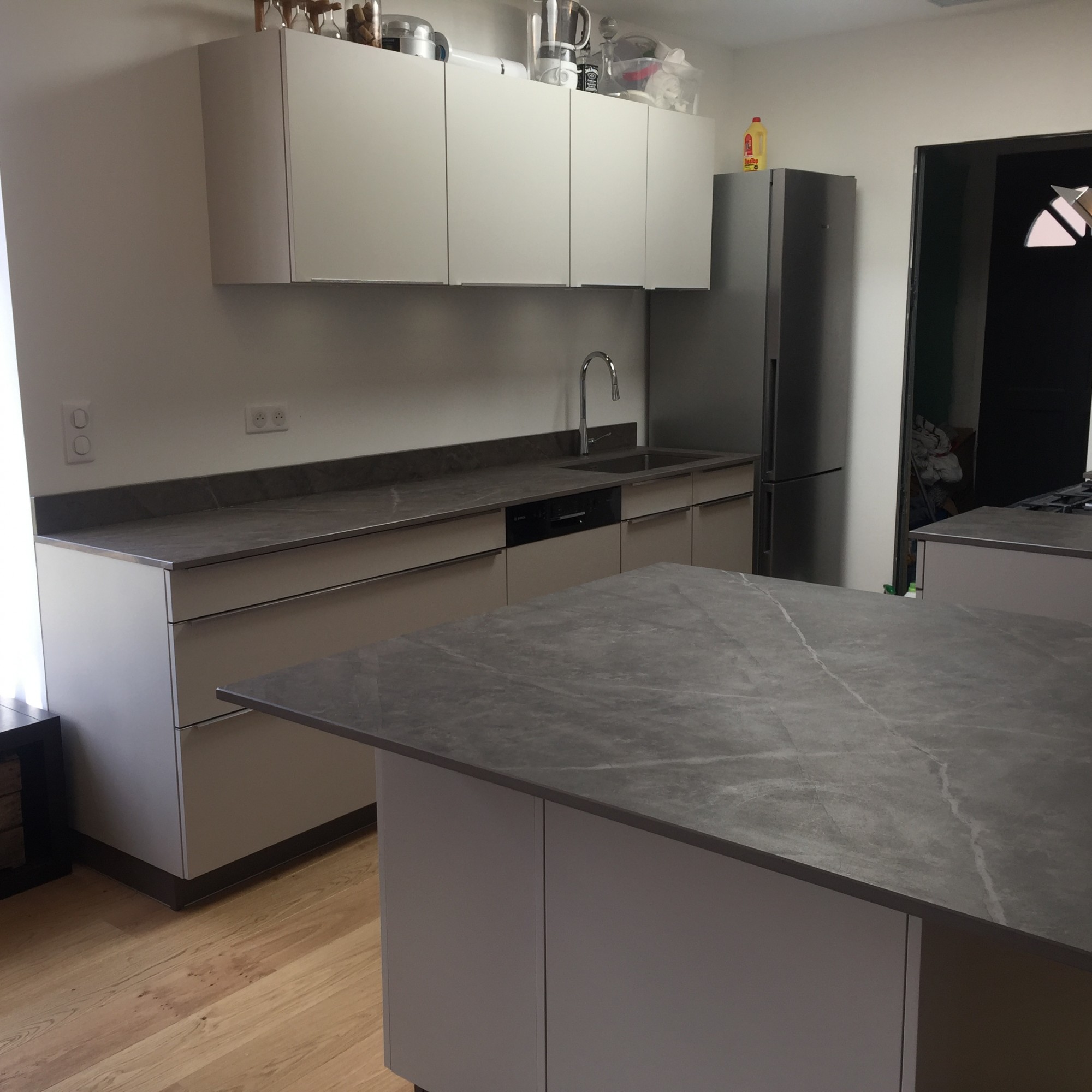 réalisation de plan de travail en dekton Kira pour cuisine en gironde