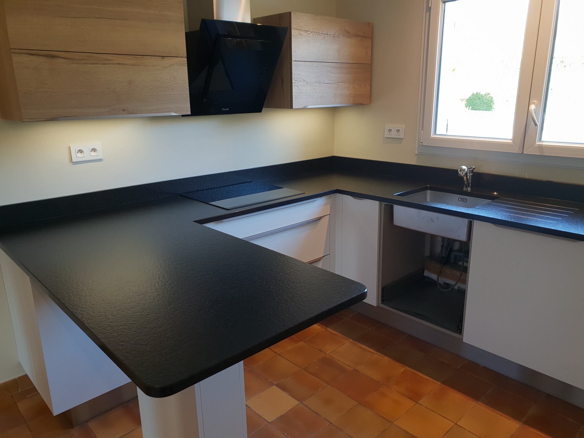 Mélange du bois et du granit noir zimbabwe à Mérignac 33