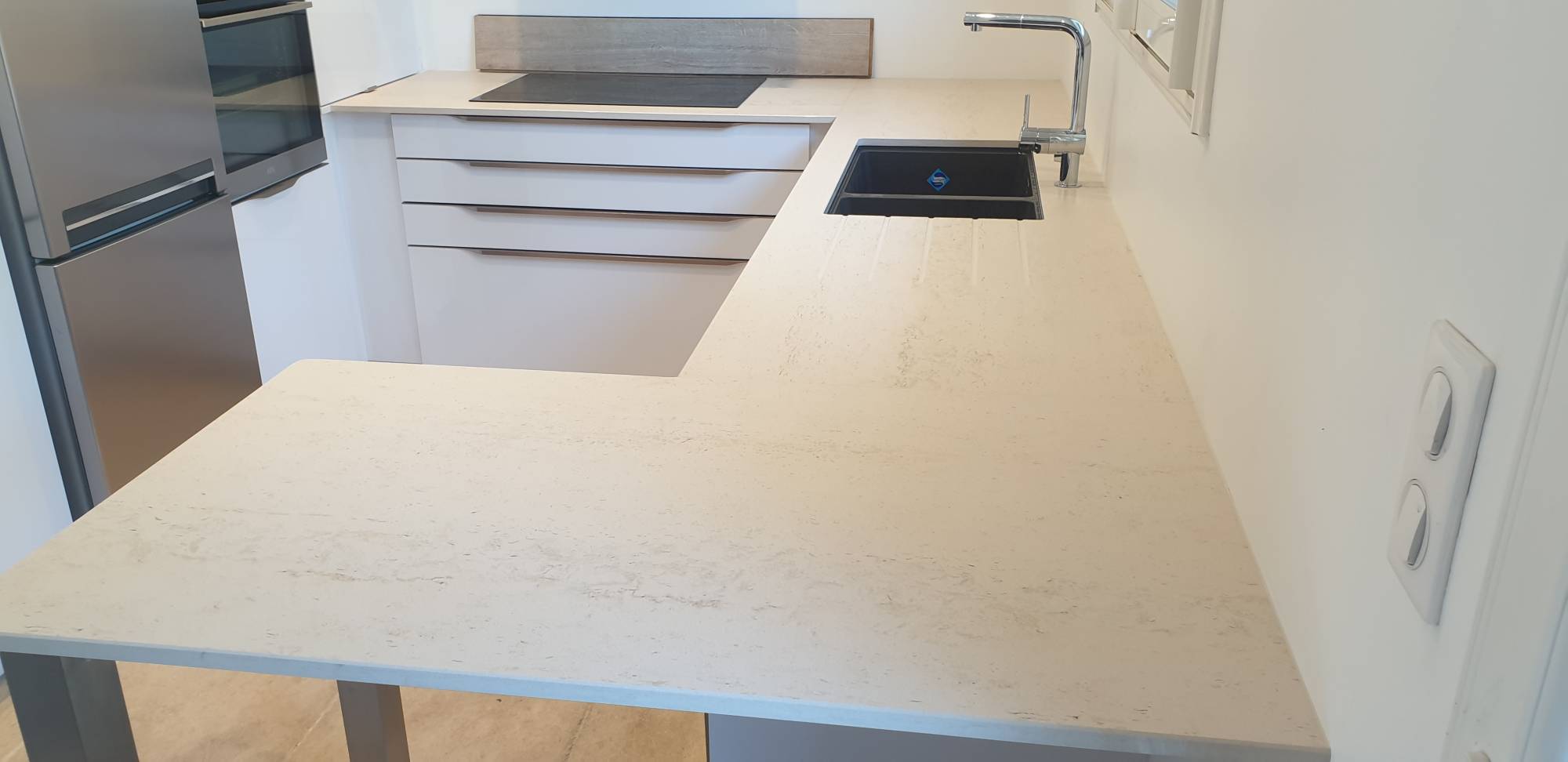 Installer un plan de travail de cuisine en pierre en L dans sa cuisine  Bordeaux Caudéran  33200