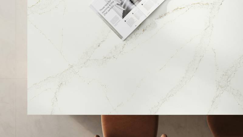 Installation de plans de travail en coloris Bronze Rivers de Silestone dans les landes 40