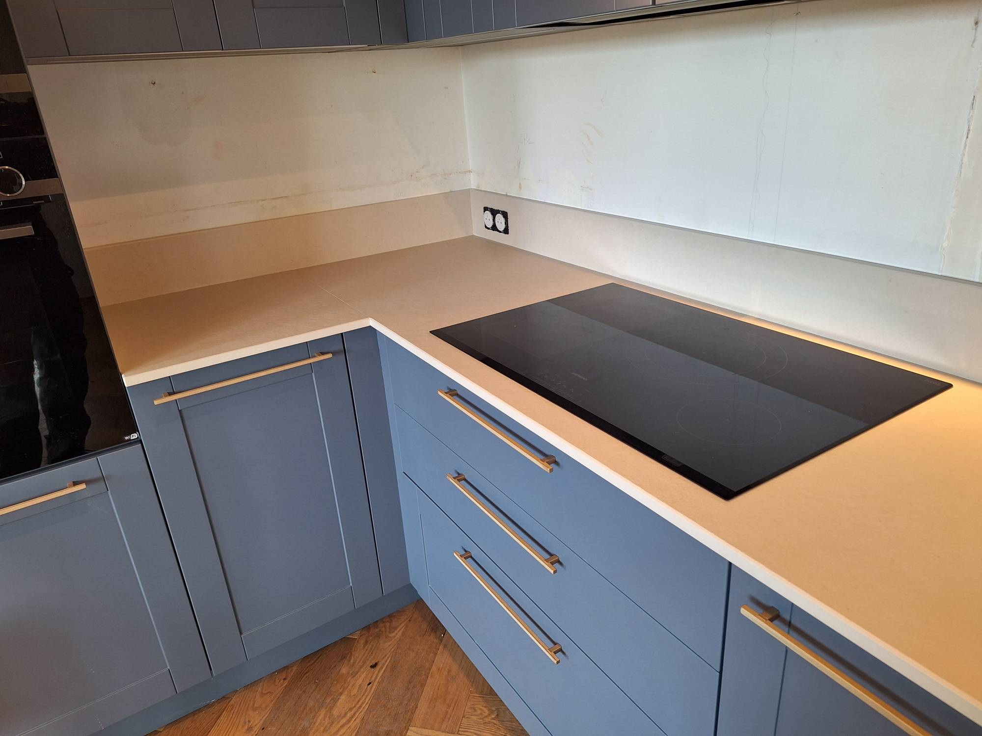 Où récupérer des chutes de plans de travail en céramique beige pas cher en dans les Landes?