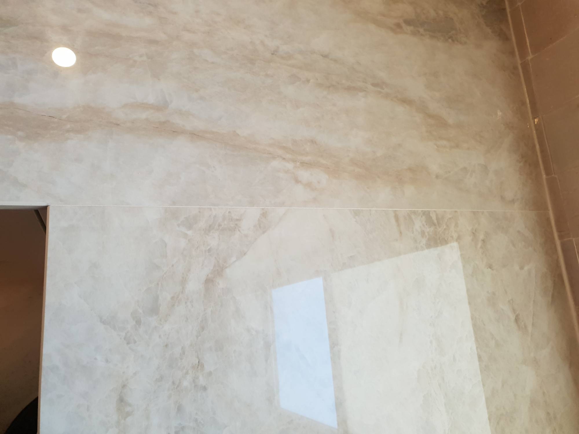 REALISATION D UN JOINT SUR UN PLAN DE TRAVAIL EN DEKTON A BIGANOS