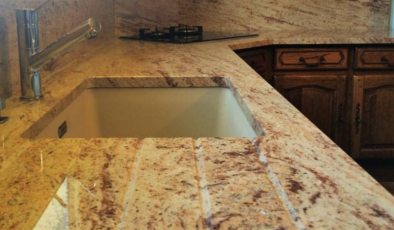 Découpe polie pour cuve sous plan pour plan de travail en granit 33