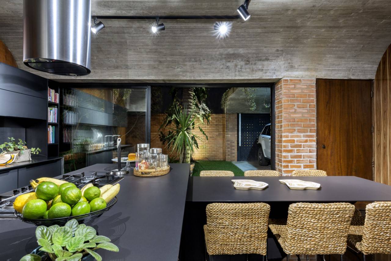 PLAN DE TRAVAIL NOIR PAR CHER SUR LORMONT