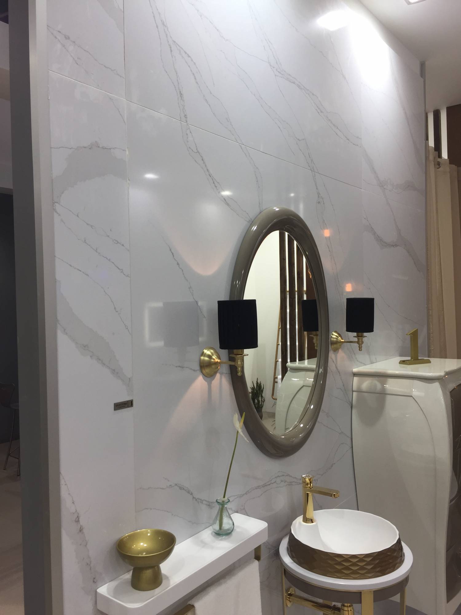 Faire poser du quartz sur son mur de salle de bain à Arcachon