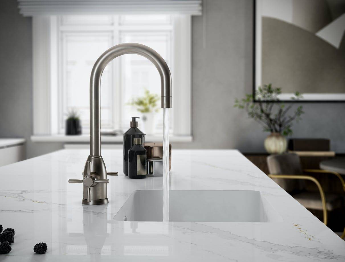 plan de travail d'exception en quartz blanc veiné à prix cassé à Bordeaux