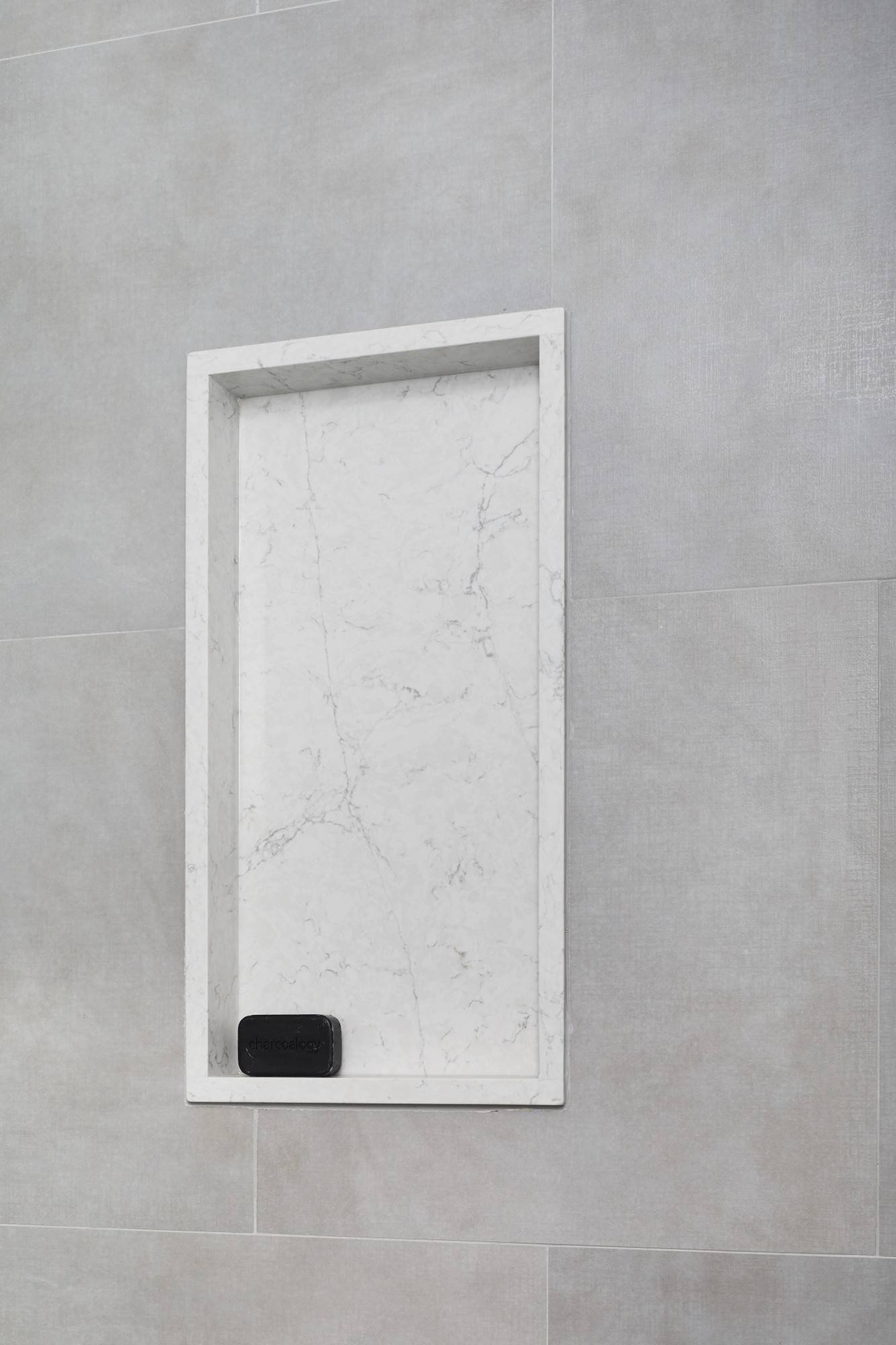 Installer une niche en quartz silestone pearl jasmine par un bon granitier près de Bordeaux 33