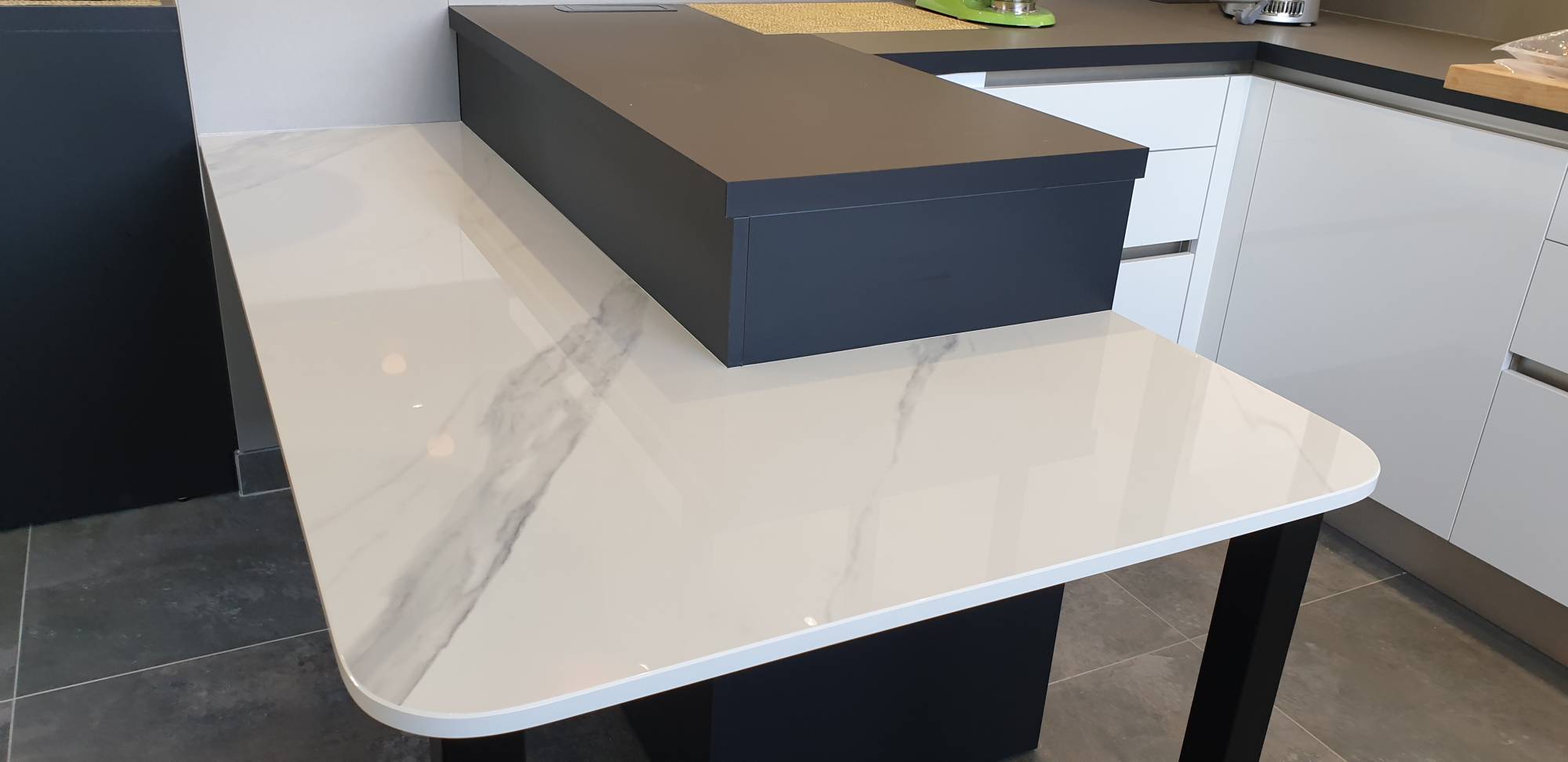 Faire une table en dekton pas cher sur le bassin d'arcachon 33