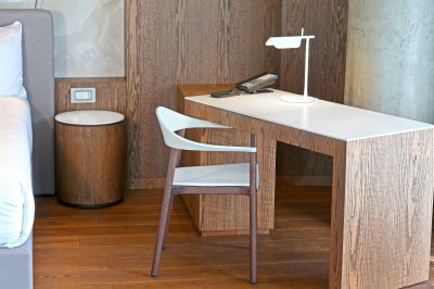 meuble de bureau avec habillage en quartz chez HM DECO  en Aquitaine